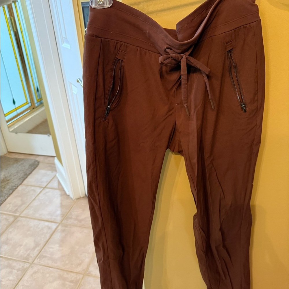 Athleta Chocolate Trekkie Joggers